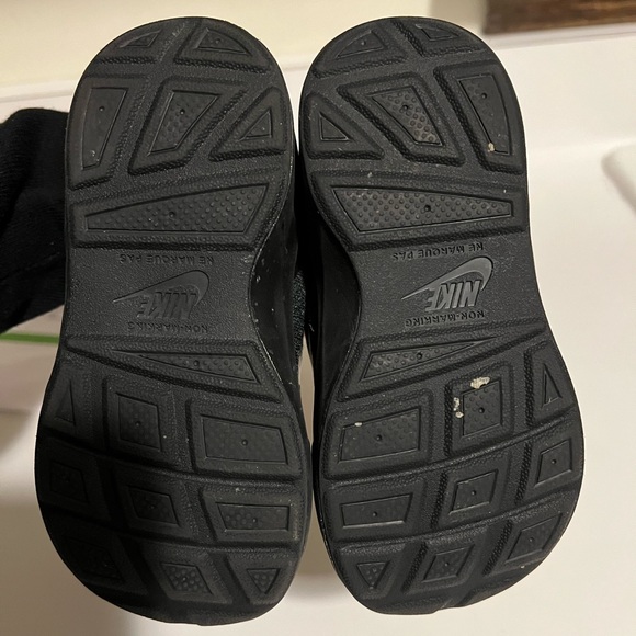 NIKE size 7C - Picture 3 of 5